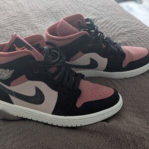 Women's Jordan AJ1 High Size 9
